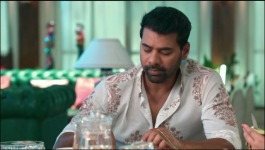 Pyaar Ka Pehla Naam Radha Mohan - 18th May 2022